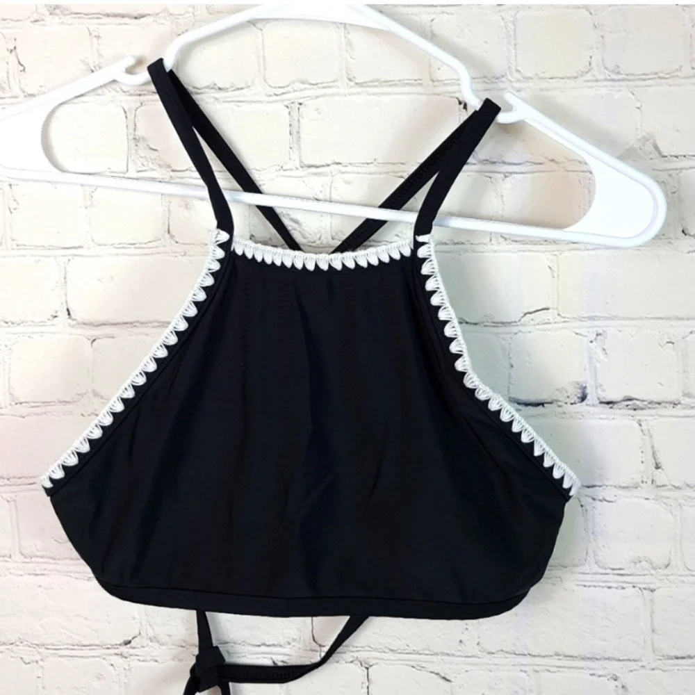 Aerie black and white bikini top size XS